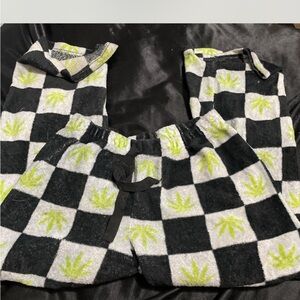 Black and White Checkered Pajama Set with Green Leaf Pattern